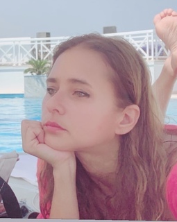 Nelly Karim feet photo thumbnail