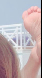 Nelly Karim feet photo thumbnail