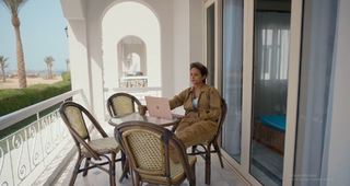 Nelly Karim feet photo thumbnail