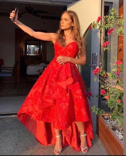 Nelly Karim feet photo thumbnail