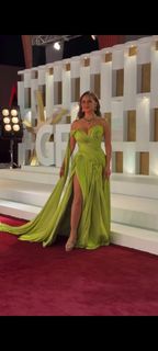 Nelly Karim feet photo thumbnail