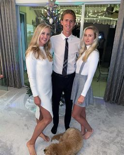 Nelly Korda feet photo thumbnail