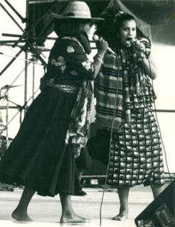 Neneh Cherry feet photo 1