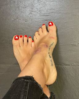 Nerea Garmendia feet photo 1