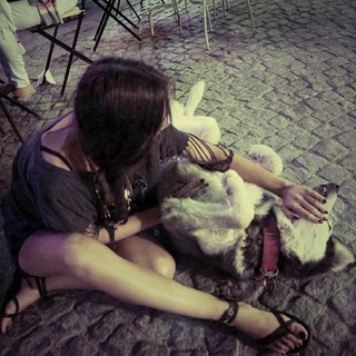 Neslihan Atagül feet photo thumbnail