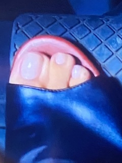 Neslihan Atagül feet photo thumbnail