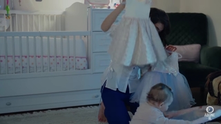 Neslihan Atagül feet photo thumbnail