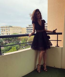 Nesrin Cavadzade feet photo thumbnail