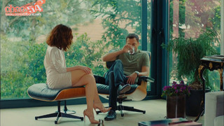 Nesrin Cavadzade feet photo thumbnail