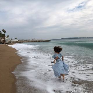 Nesrin Cavadzade feet photo thumbnail