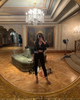 Nesrin Cavadzade feet photo thumbnail