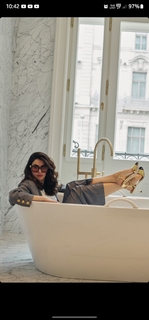 Nesrin Cavadzade feet photo thumbnail