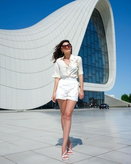 Nesrin Cavadzade feet photo thumbnail