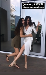 Nesrin Cavadzade feet photo thumbnail