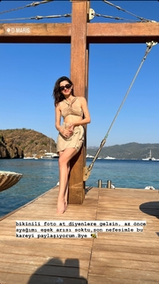 Nesrin Cavadzade feet photo thumbnail