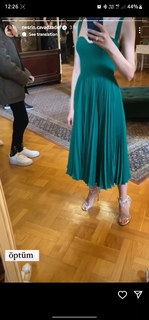 Nesrin Cavadzade feet photo thumbnail