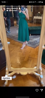 Nesrin Cavadzade feet photo thumbnail