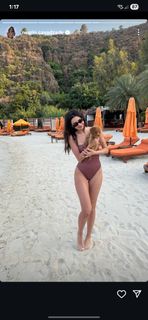 Nesrin Cavadzade feet photo thumbnail