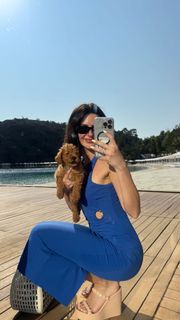 Nesrin Cavadzade feet photo thumbnail