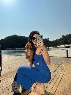 Nesrin Cavadzade feet photo thumbnail