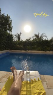 Nesrine Tafesh feet photo thumbnail