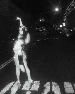 Nessa Barrett feet photo 9