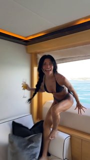 Nessa Barrett feet photo 2