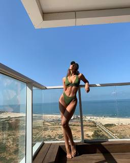 Neta Alchimister feet photo thumbnail