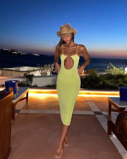 Neta Alchimister feet photo thumbnail