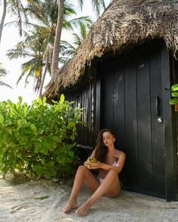 Neta Alchimister feet photo thumbnail