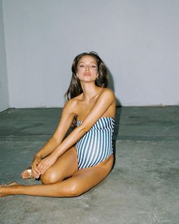 Neta Alchimister feet photo thumbnail