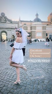 Neva Leoni feet photo 8