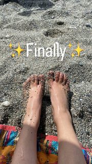 Neva Leoni feet photo 4