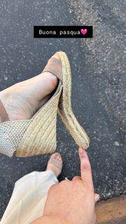 Neva Leoni feet photo 4