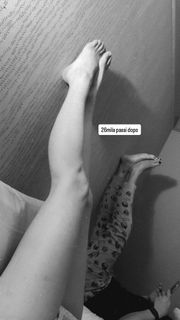 Neva Leoni feet photo 3