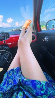 Neva Leoni feet photo 1