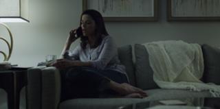 Neve Campbell feet photo thumbnail