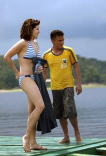 Neve Campbell feet photo thumbnail