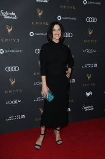 Neve Campbell feet photo thumbnail