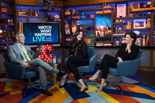 Neve Campbell feet photo thumbnail