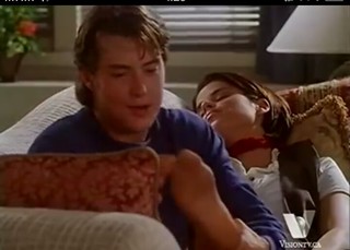 Neve Campbell feet photo thumbnail