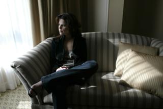 Neve Campbell feet photo thumbnail