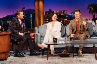 Neve Campbell feet photo thumbnail