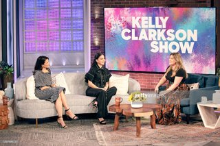 Neve Campbell feet photo thumbnail