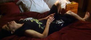 Neve Campbell feet photo thumbnail
