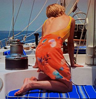 Neve Campbell feet photo 4