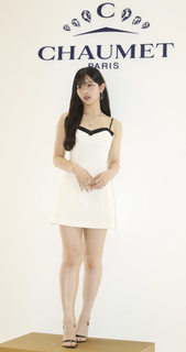 Ngoc Han Pham feet photo thumbnail