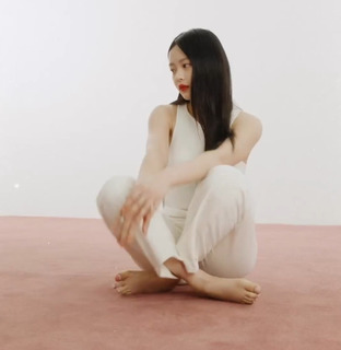 Ngoc Han Pham feet photo thumbnail