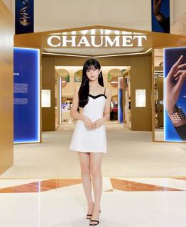 Ngoc Han Pham feet photo thumbnail