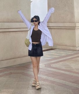 Ngoc Han Pham feet photo thumbnail